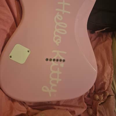 Squier Hello Kitty Stratocaster 2024 - Present - Pink image 5