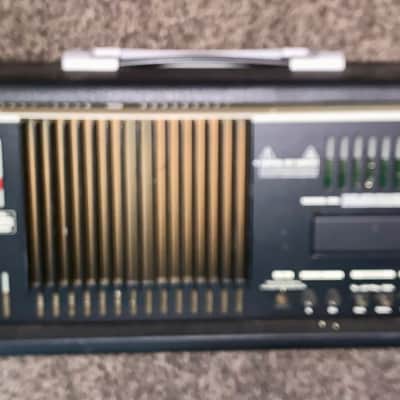 Line vetta hd Stereo Digital Modeling Guitar Amp Head 2003 - 2010 - Silver image 5