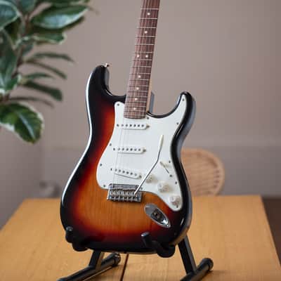 2019 Fender Player Series Stratocaster - in 3 Tone Sunburst image 2