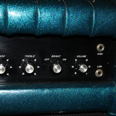 Kustom K150-6/1x15 Bass Combo with Blue Roll & Tuck on Wheels image 4