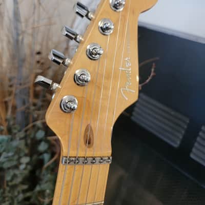 Fender Stratocaster Deluxe 2011 - Sunburst image 4