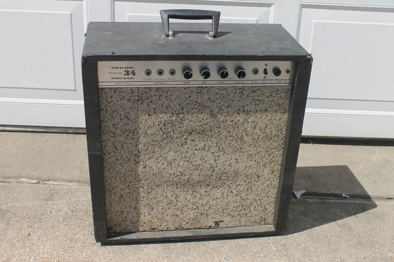 Realistic Carnival 34 Amplifier #517 oct25 1960's - wood image 1