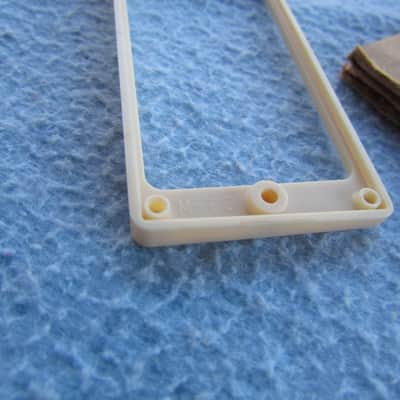 Gibson M-69 Pickup Surround/Ring Cream Colored Gibson M-69 Pickup Ring Labeled MR491 Very Good Vintage Condition image 4