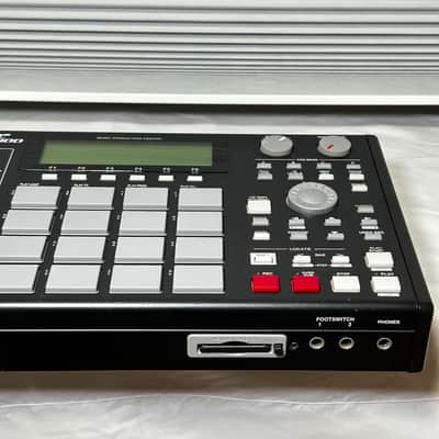 Akai MPC1000 Music Production Center image 2
