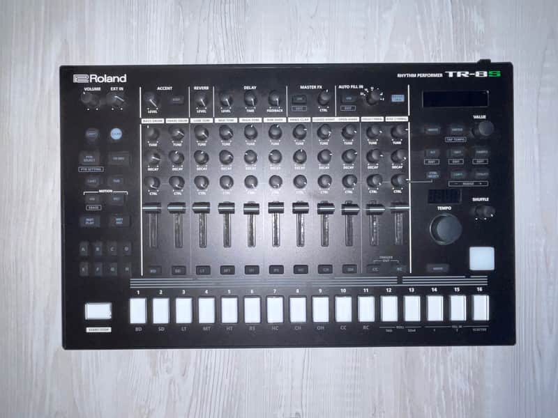 Roland TR-8S AIRA Rhythm Performer with Sample Playback 2018 - Present - Black image 1