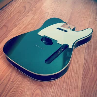 Maverick Double bound Sherwood Green tele body image 1