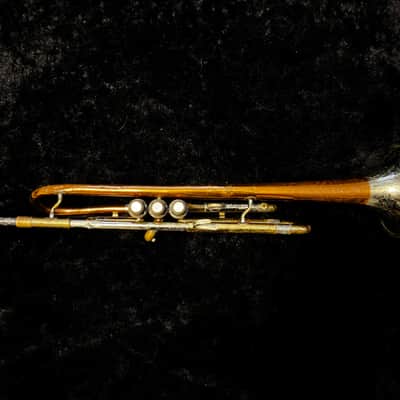 Holton 608 Super Collegiate 1958 - (Courtois-style external top-sprung pistons) Bi-metal bell with red brass stem and nickel flare and yellow brass body with nickel accents image 4