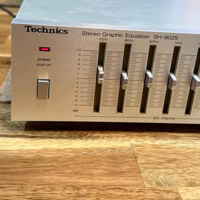 Technics SH-8025 Dual 7‑Band Stereo Graphic Equalizer Silver Face player image 2