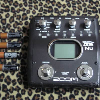 lightly used (most areas / sides are very clean- the FRONT side has several visible scratches) ZOOM G2NU GUITAR EFFECTS & USB AUDIO I/F PEDAL (comes with batteries) image 2