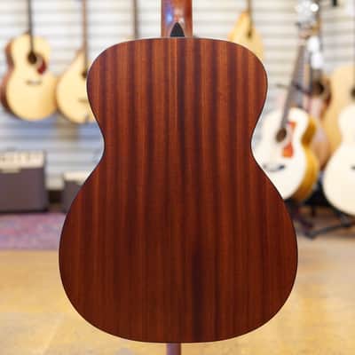 Eastman E1OM Sitka Spruce/Sapele Acoustic Guitar w/Padded Gig Bag image 3