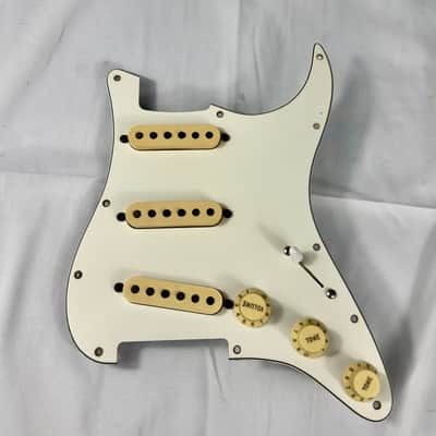 Seymour Duncan Antiquity Texas Hot Loaded Stratocaster Single Coil Pickguard 2000’s - White image 1