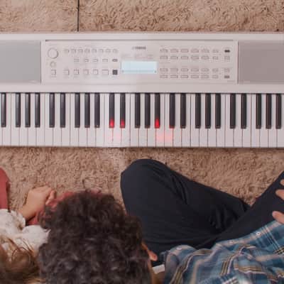 Yamaha EZ-310 61-Key Touch-Sensitive Keyboard image 9