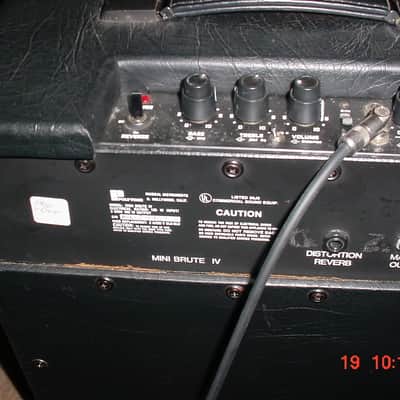 Polytone Mini Brute IV with 15" Speaker, Black image 3
