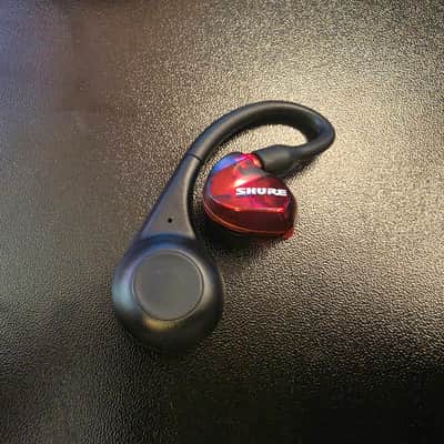 Used Shure RMCE-TW2 Wireless Bluetooth Adapter with SHURE 535 earphone bundle - Red with black image 4