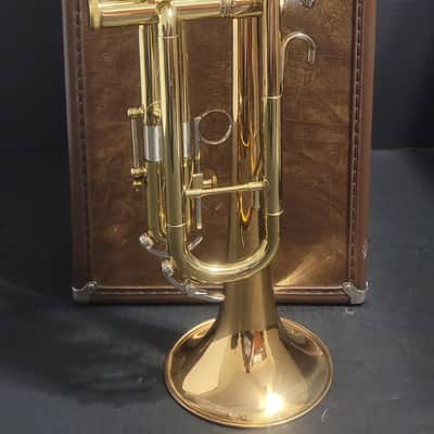 Conn 1050B Trumpet ,Hard case& mouthpiece Clear Lacquer image 4