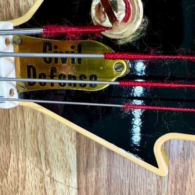 Dusty Hill of ZZ Top Owned Custom Hamiltone Civil Defense Bass Guitar imagen 5