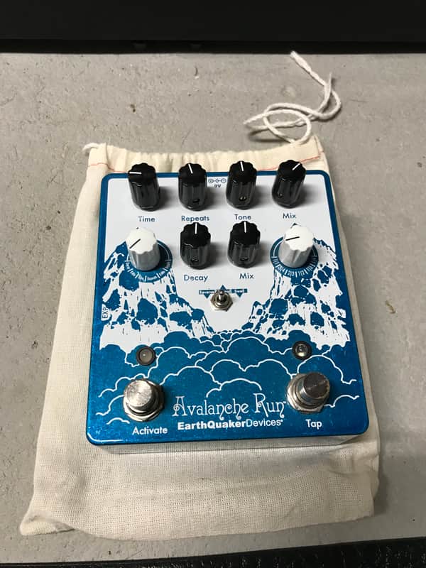 EarthQuaker Devices Avalanche Run Stereo Reverb & Delay with Tap Tempo V2