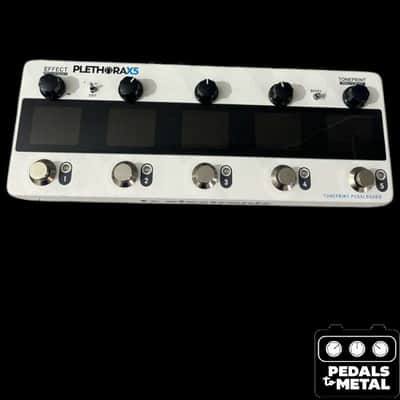 TC Electronic Plethora X5 TonePrint Multi-Effects Pedalboard 2020 - Present - White - X18168 image 2