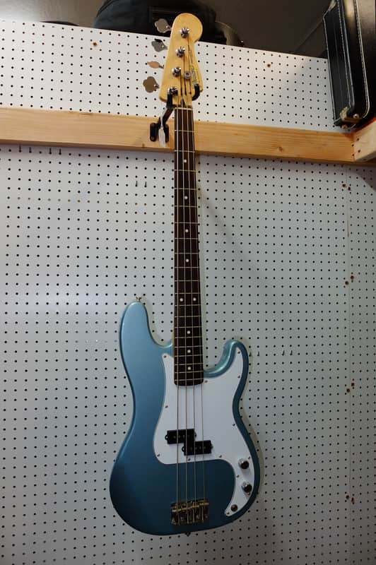 Fender Precision Bass Agave Blue MIM