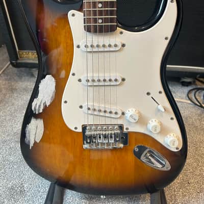 Squier Affinity Series Stratocaster with Rosewood Fretboard sunburst image 4