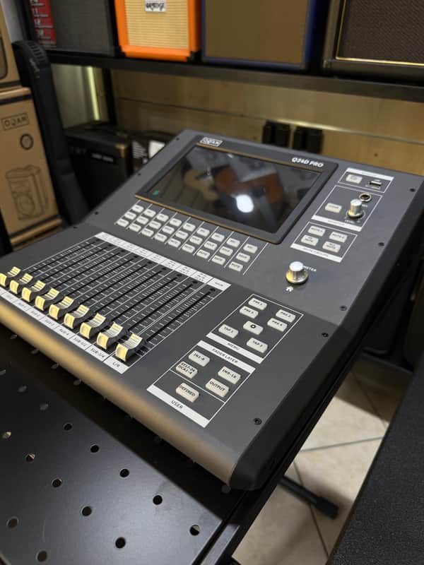 Mixer digitale da palco Oqan  Q24D Pro image 1