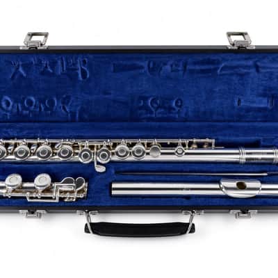 Gemeinhardt 2SP Student Flute – Silver-Plated, Closed-Hole, Offset G, C Foot – with Original Case image 4