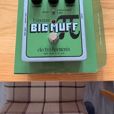 Electro-Harmonix Bass Big Muff Pi Distortion / Sustainer 2008 - Present - Green image 1