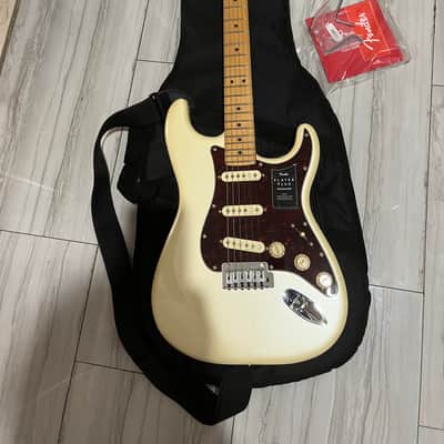 Fender Player Plus Stratocaster with Maple Fretboard 2021 - Present - Olympic Pearl image 1