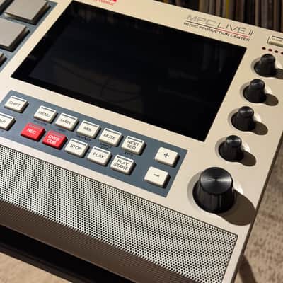 Akai MPC Live II Standalone Sampler / Sequencer Retro Edition 2020 - Present - Grey image 4
