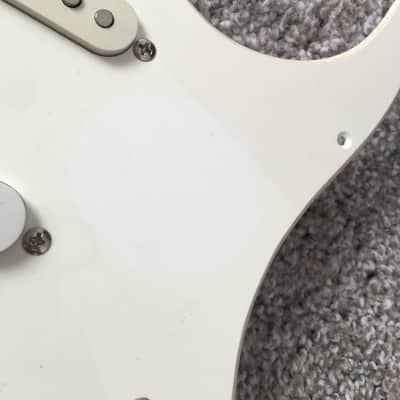 Squier Affinity pre-wired pickguard White image 3