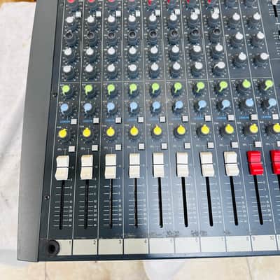 Spirit by Soundcraft Powerstation Powered Mixer W/Effects & EQ In Flight Case image 3