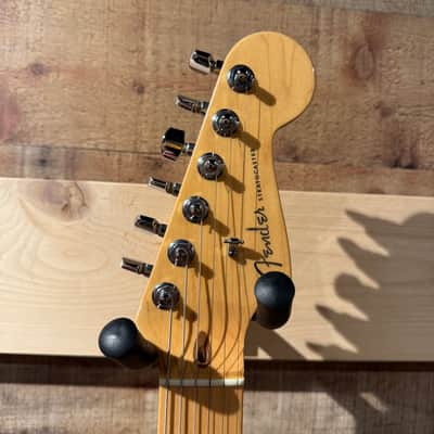 Fender American Deluxe Stratocaster V-Neck with Maple Fretboard 2004 - Candy Tangerine image 6