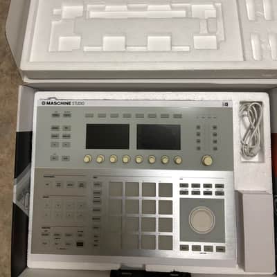 Maschine Studio with Komplete Selection image 3