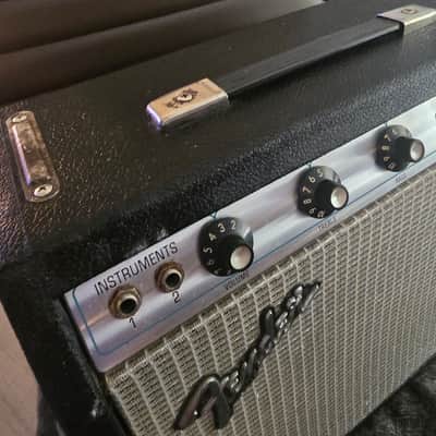 Fender Champ 6-Watt 1x8" Guitar Combo 1970 - 1981 - Silverface image 3