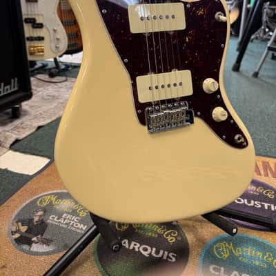 Fender American Performer Jazzmaster with Rosewood Fretboard 2018 - Present - Vintage White image 2