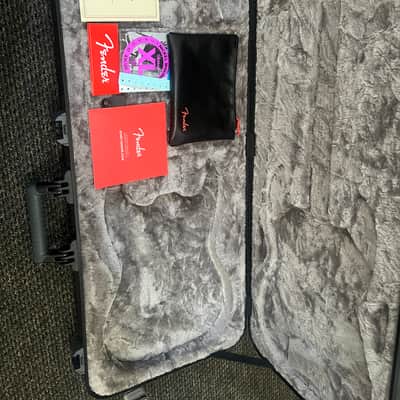 Fender Stratocaster 2017 - Black gloss image 25