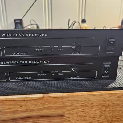 Shure LX88 II Wireless Mic Receivers Late 80s - Black image 3
