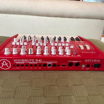 Arturia MiniBrute Red 25-Key Synthesizer 2012 - 2018 - Red image 3