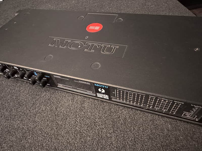 MOTU 828x Thunderbolt / USB 2.0 Audio Interface 2014 - Present - Black image 1