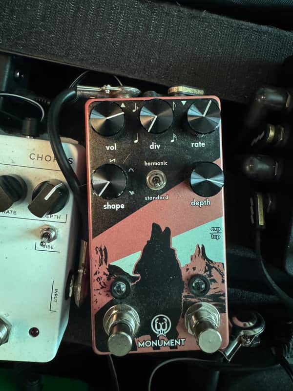 Walrus Audio Monument Harmonic Tap Tremolo V2 2018 - Present - Coral / Black image 1