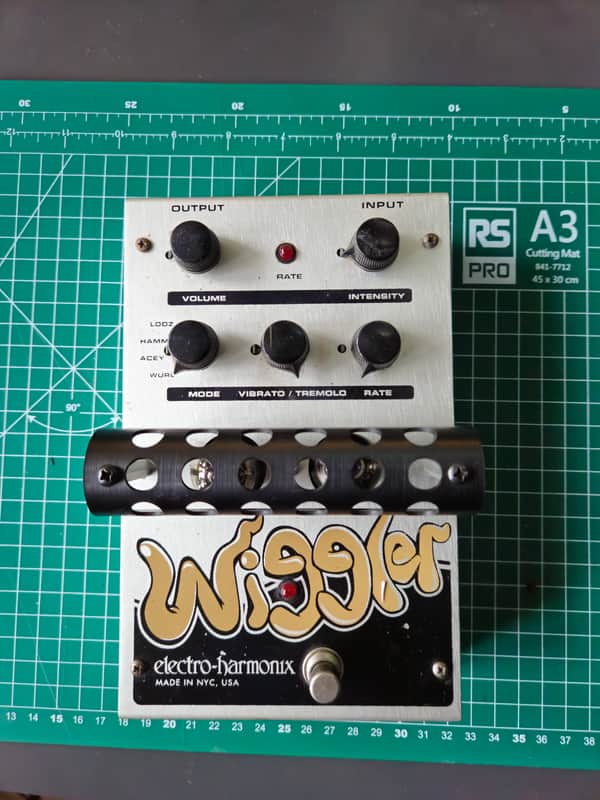 Electro-Harmonix Wiggler Tube Vibrato / Tremolo 2002 - 2020 - Tan / Silver / Black image 1