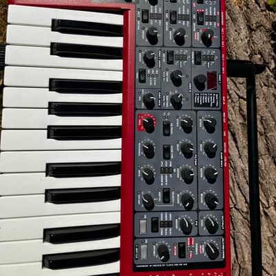 Nord Lead 4 49-Key 20-Voice Polyphonic Synthesizer 2013 - 2020 - Red image 3