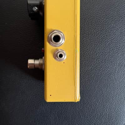 MXR M104 Distortion + 1995 - Present - Yellow image 2