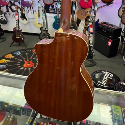 Fender Kingman™ Bass, Walnut Fingerboard, Black Pickguard, Shaded Edge Burst image 6