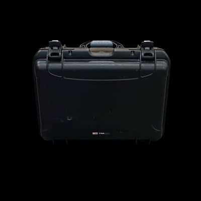 Mackie DL1608 Wireless Digital Mixer w/ Gator Case & Apple AirPort - Used image 6