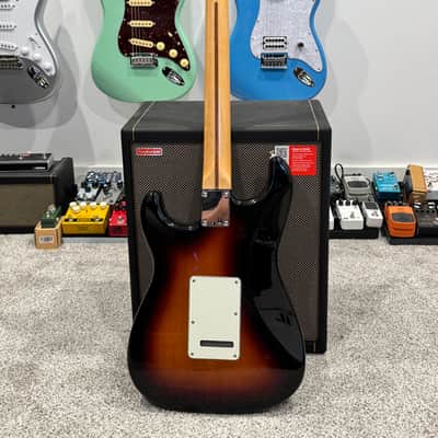 Fender Standard Stratocaster with Maple Fretboard 2006 - 2017 - Brown Sunburst image 4