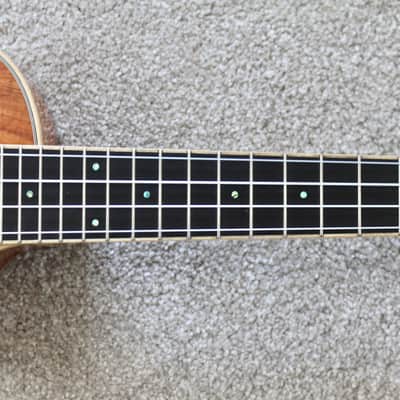 Big Island Ukulele Company K5A-CTU Artist Series 5A Curly Koa Concert Ukulele W / Carrying Case image 13