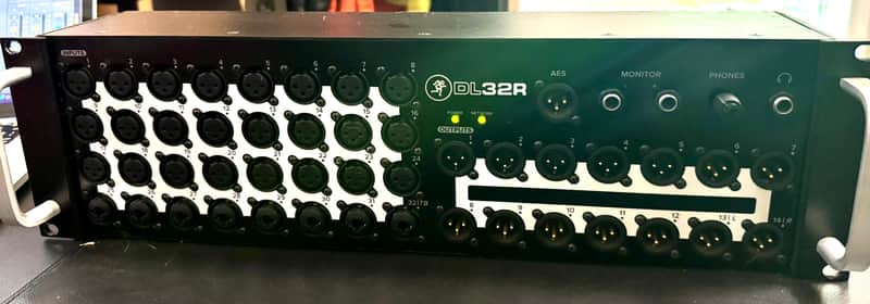 Mackie DL32R 32-Channel Wireless Digital Live Sound Reinforcement