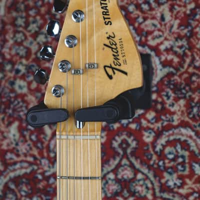 Fender Stratocaster Hardtail with 3-Bolt Neck, Maple Fretboard 1977 - Sunburst image 4
