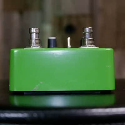 Joyo Ultimate Octave Fuzz Pedal - Green image 7